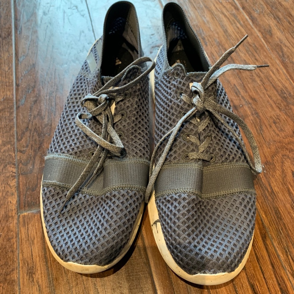 mens Adidas cloudfoam shoes size 12